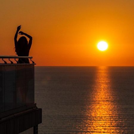 Sunrise Apart-Hotel Батуми Экстерьер фото